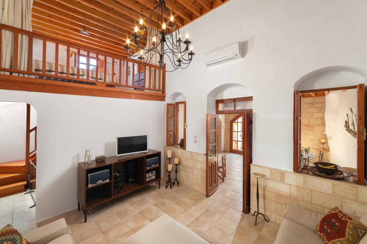 Villa Valasia Lindos With Acropolis View Exterior photo